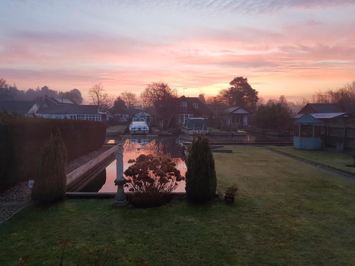 The Willows Wroxham Ngoại thất bức ảnh